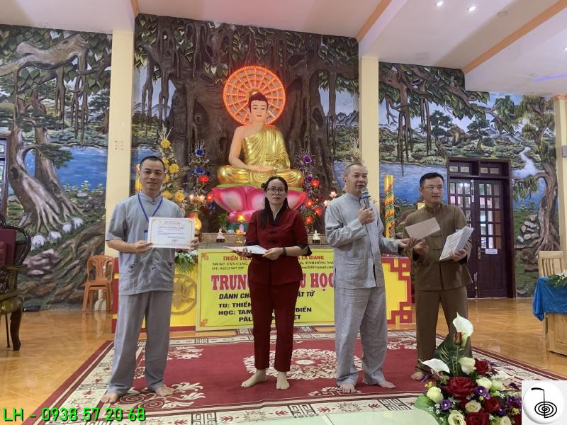 1 tham trai san tphcm pride 14066 bord